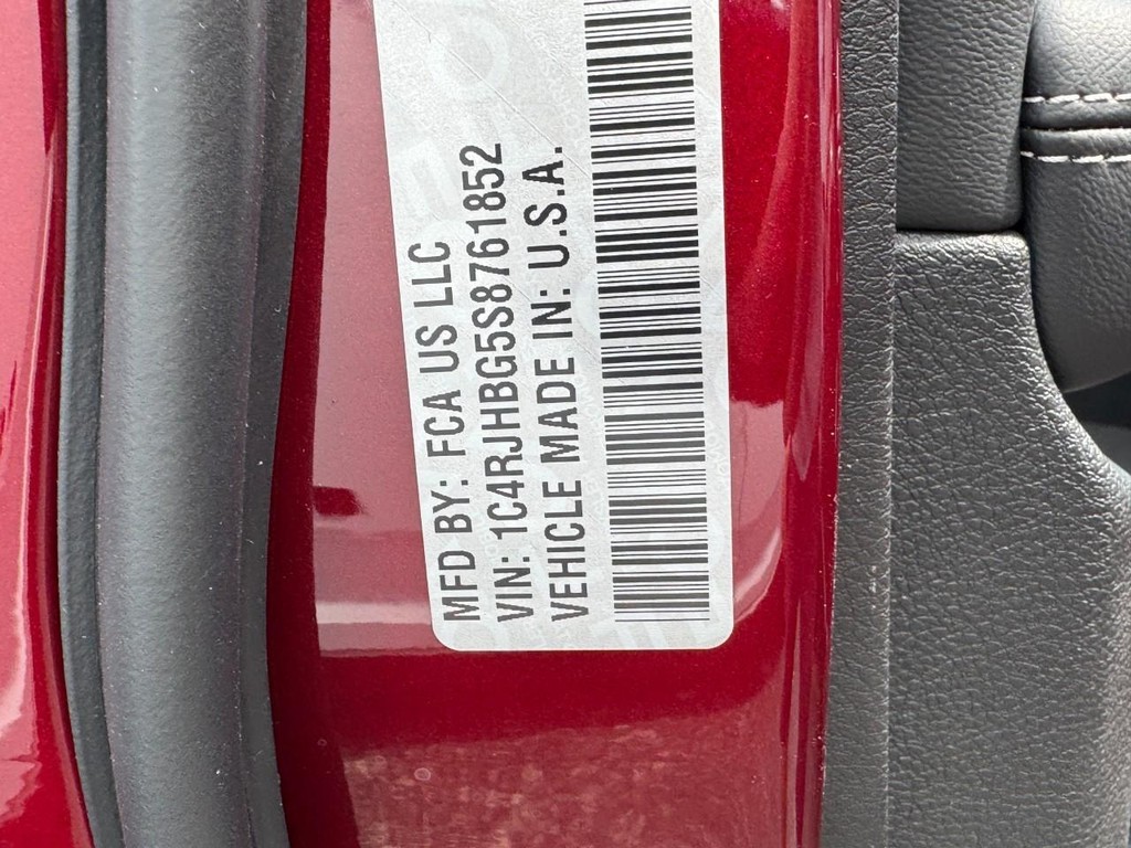 Jeep Grand Cherokee Vehicle Full-screen Gallery Image 20