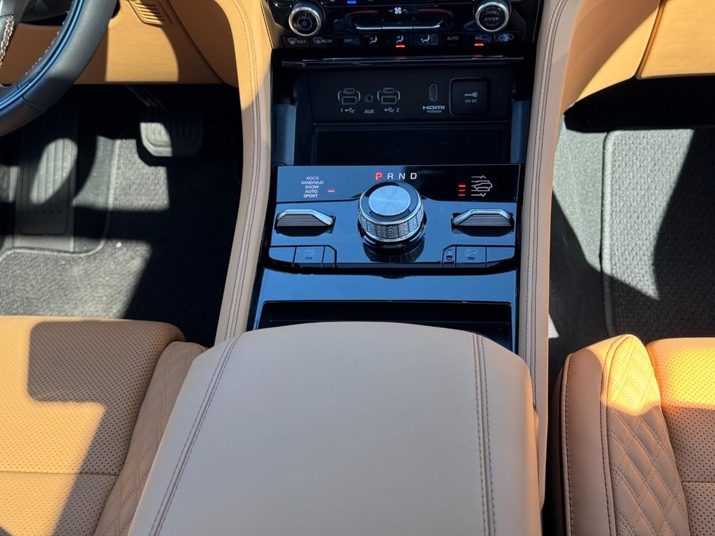 Jeep Grand Cherokee Vehicle Full-screen Gallery Image 10