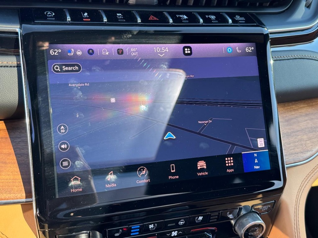 Jeep Grand Cherokee Vehicle Full-screen Gallery Image 18