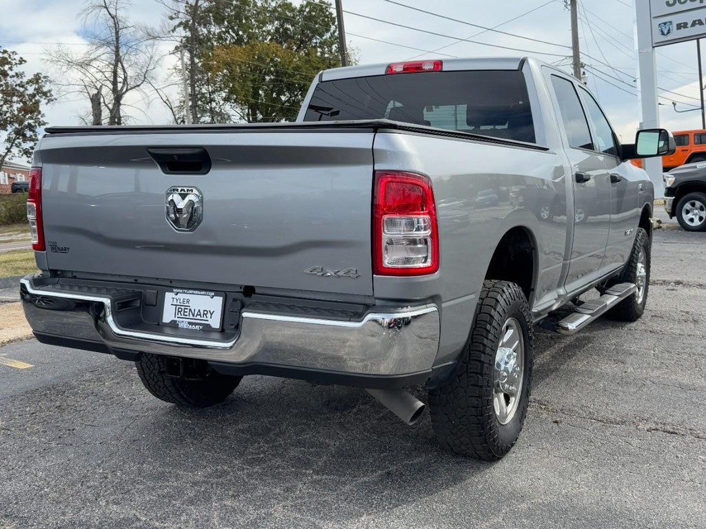 Ram 3500 Vehicle Full-screen Gallery Image 03