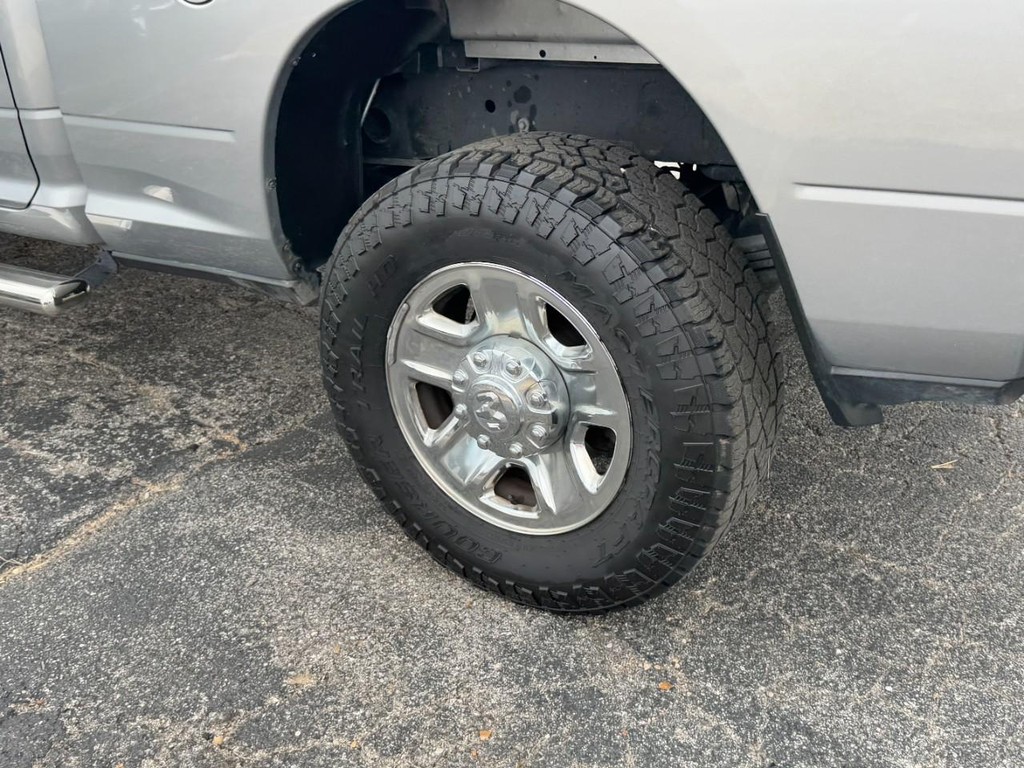 Ram 3500 Vehicle Full-screen Gallery Image 05