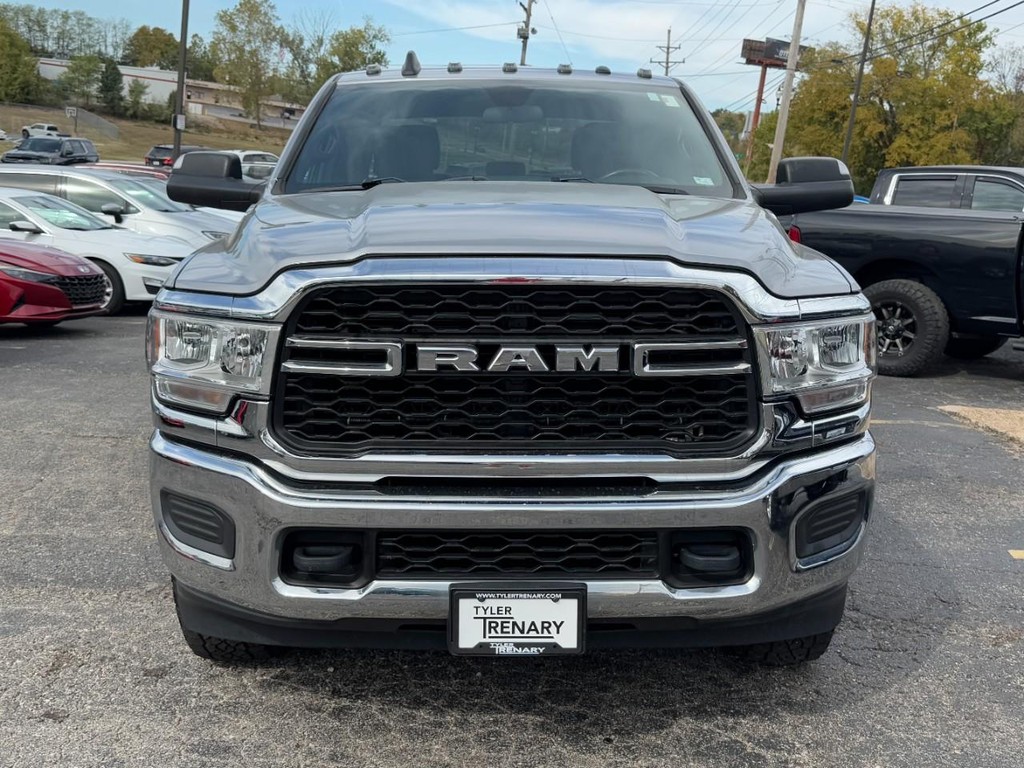 Ram 3500 Vehicle Full-screen Gallery Image 07