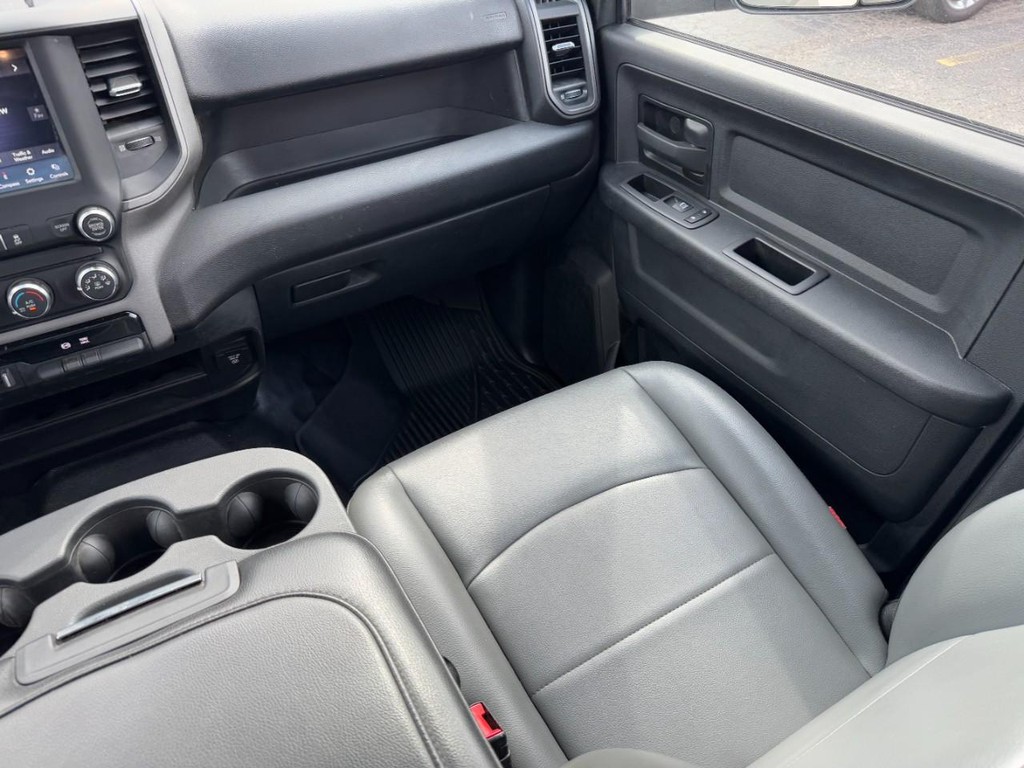 Ram 3500 Vehicle Full-screen Gallery Image 15