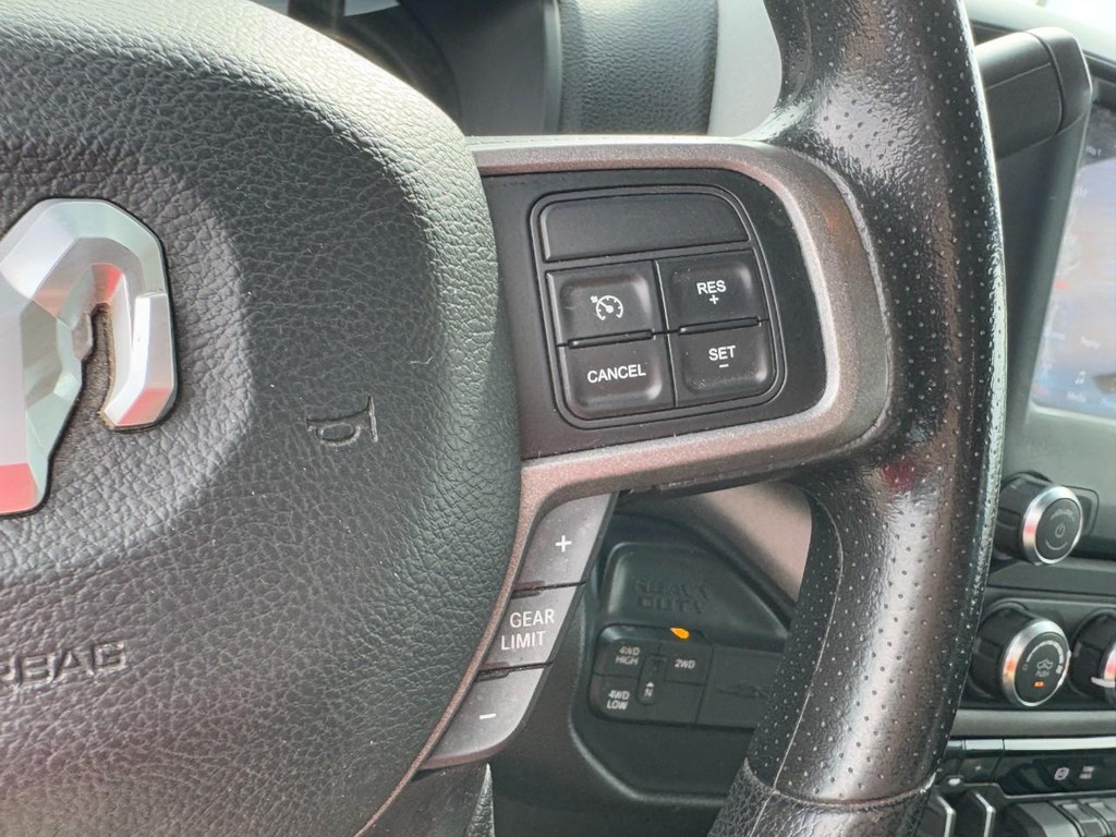 Ram 3500 Vehicle Full-screen Gallery Image 17