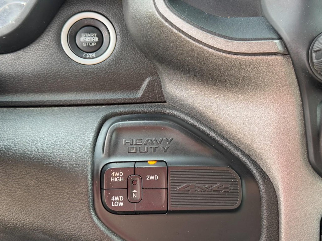 Ram 3500 Vehicle Full-screen Gallery Image 20