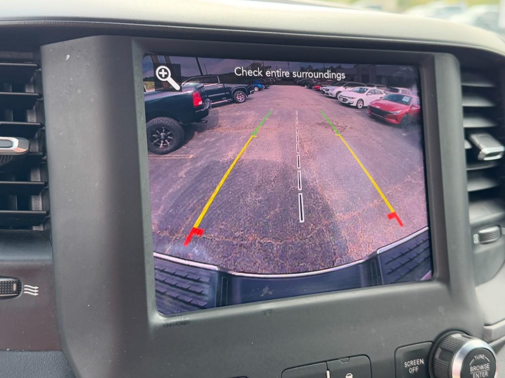 Ram 3500 Vehicle Full-screen Gallery Image 21