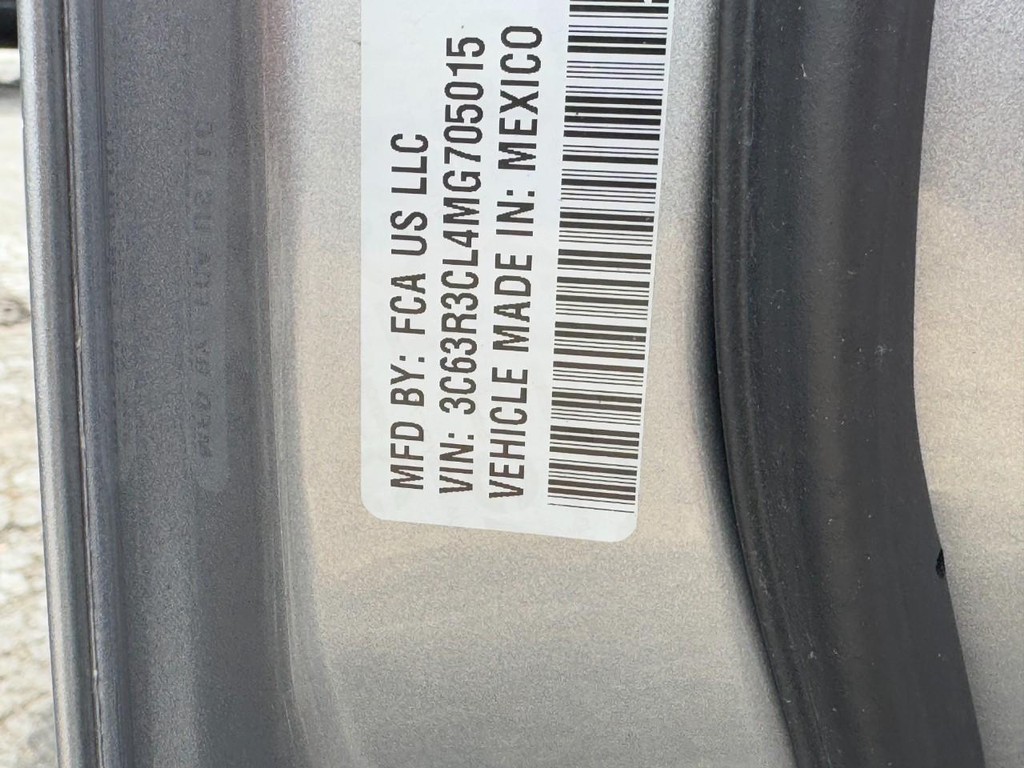 Ram 3500 Vehicle Full-screen Gallery Image 24