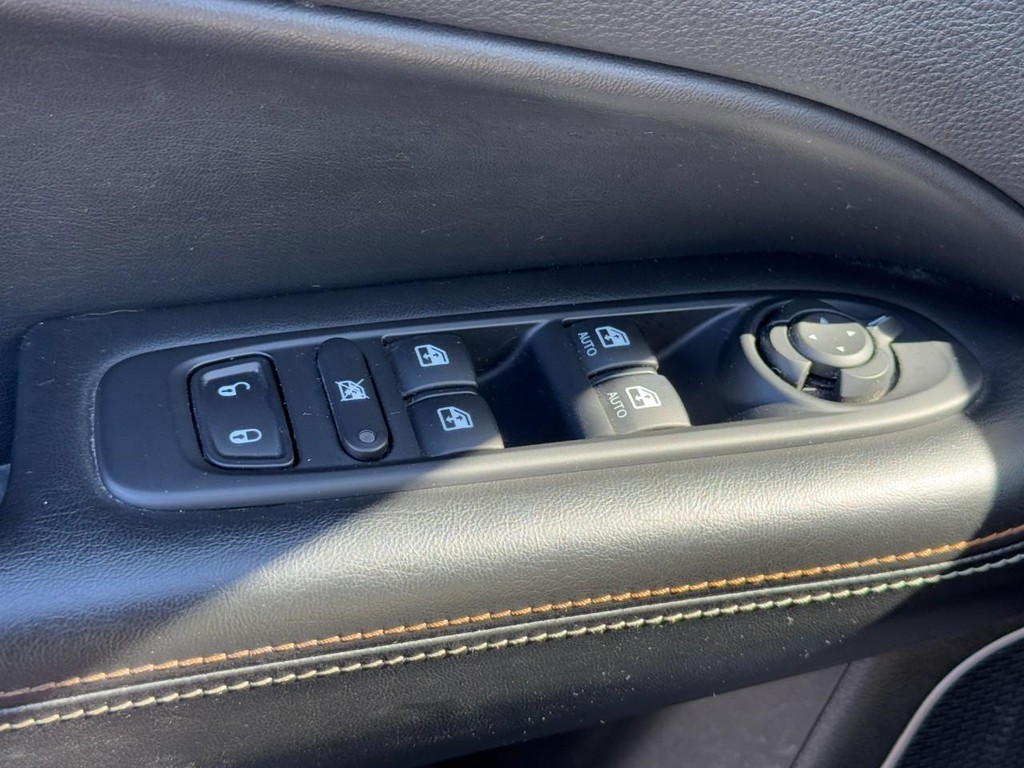 Jeep Compass Vehicle Full-screen Gallery Image 21