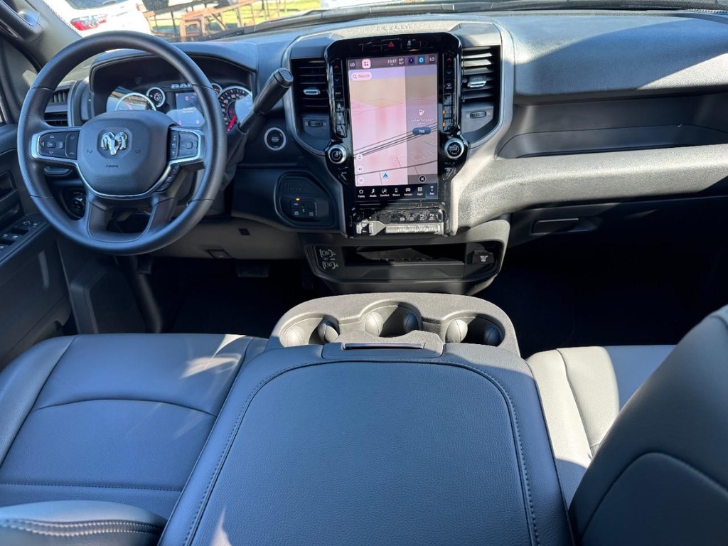 Ram 3500 Vehicle Full-screen Gallery Image 06