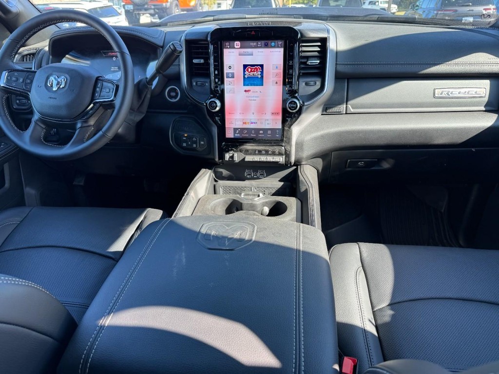 Ram 2500 Vehicle Full-screen Gallery Image 06