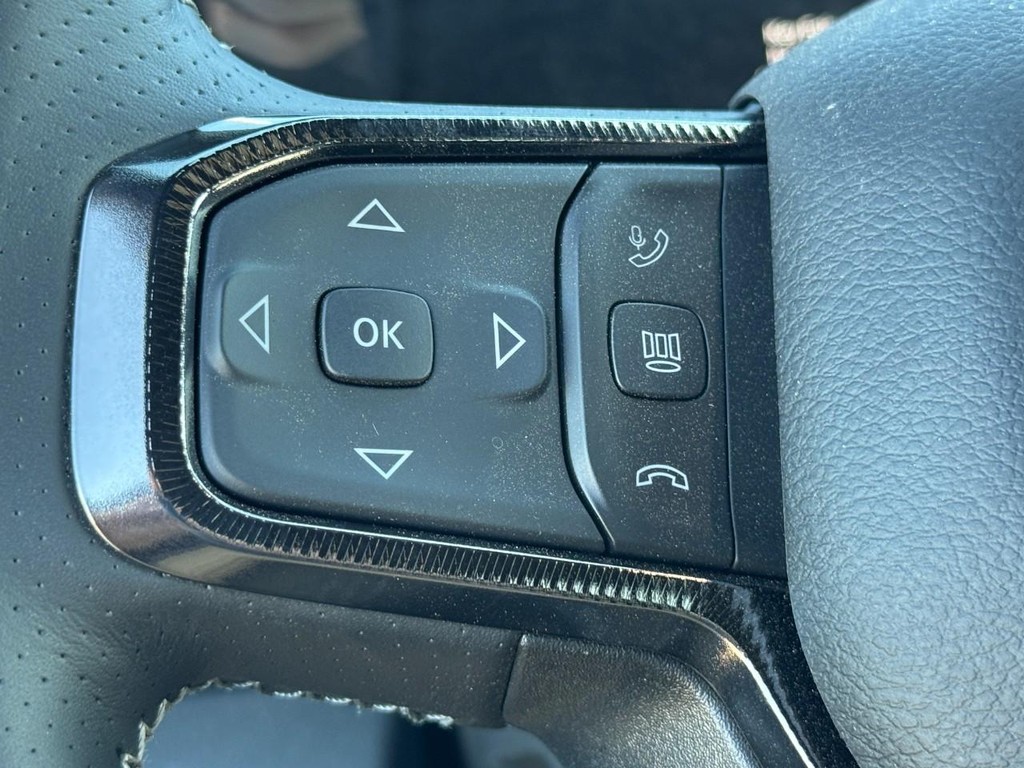 Ram 2500 Vehicle Full-screen Gallery Image 12