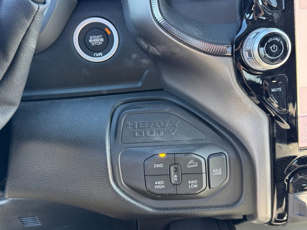 Ram 2500 Vehicle Full-screen Gallery Image 14