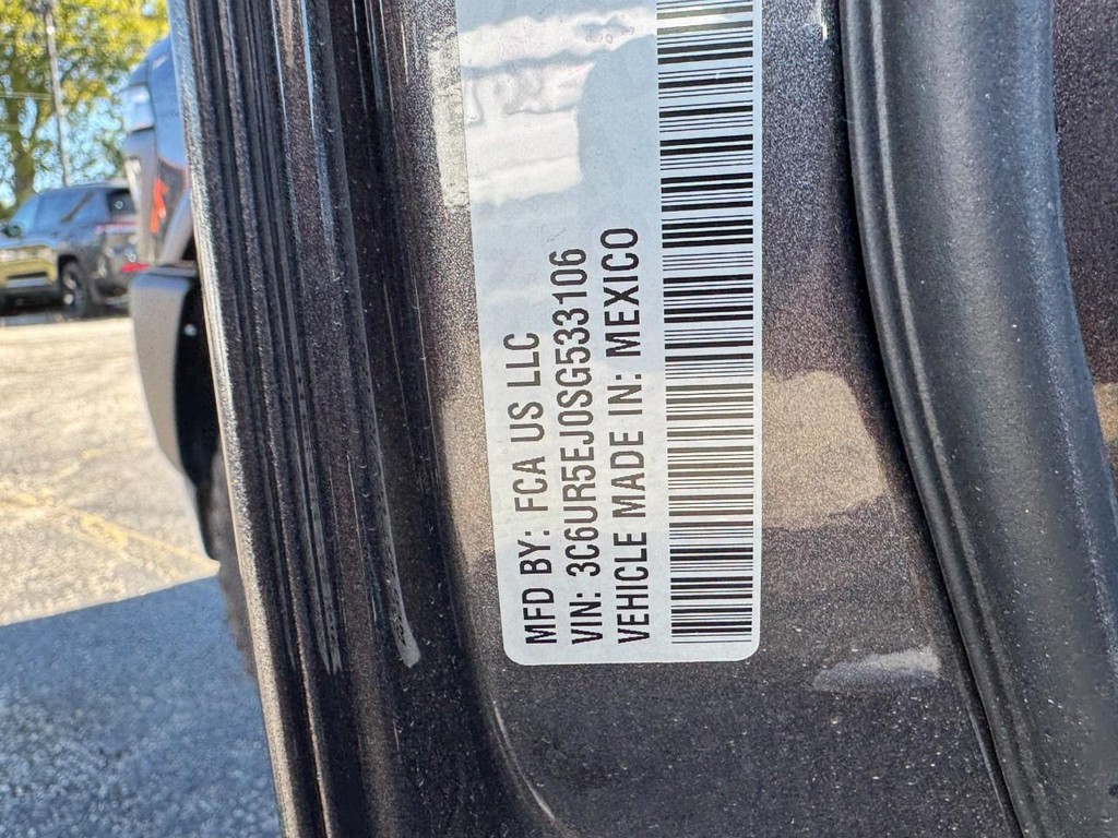 Ram 2500 Vehicle Full-screen Gallery Image 20