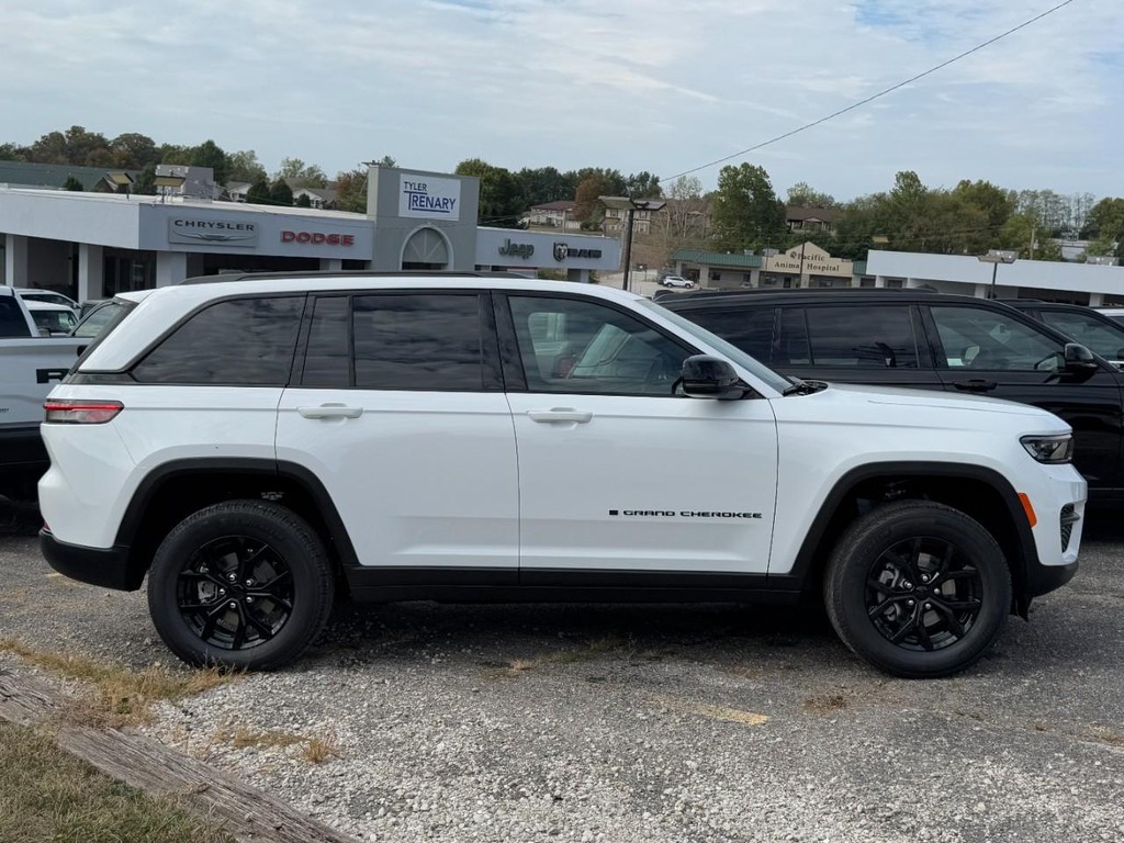 Jeep Grand Cherokee Vehicle Full-screen Gallery Image 02
