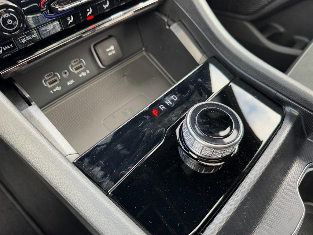 Jeep Grand Cherokee Vehicle Full-screen Gallery Image 13