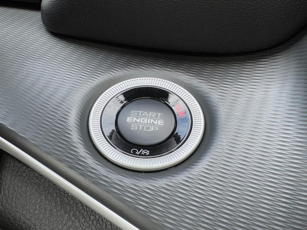 Jeep Grand Cherokee Vehicle Full-screen Gallery Image 15