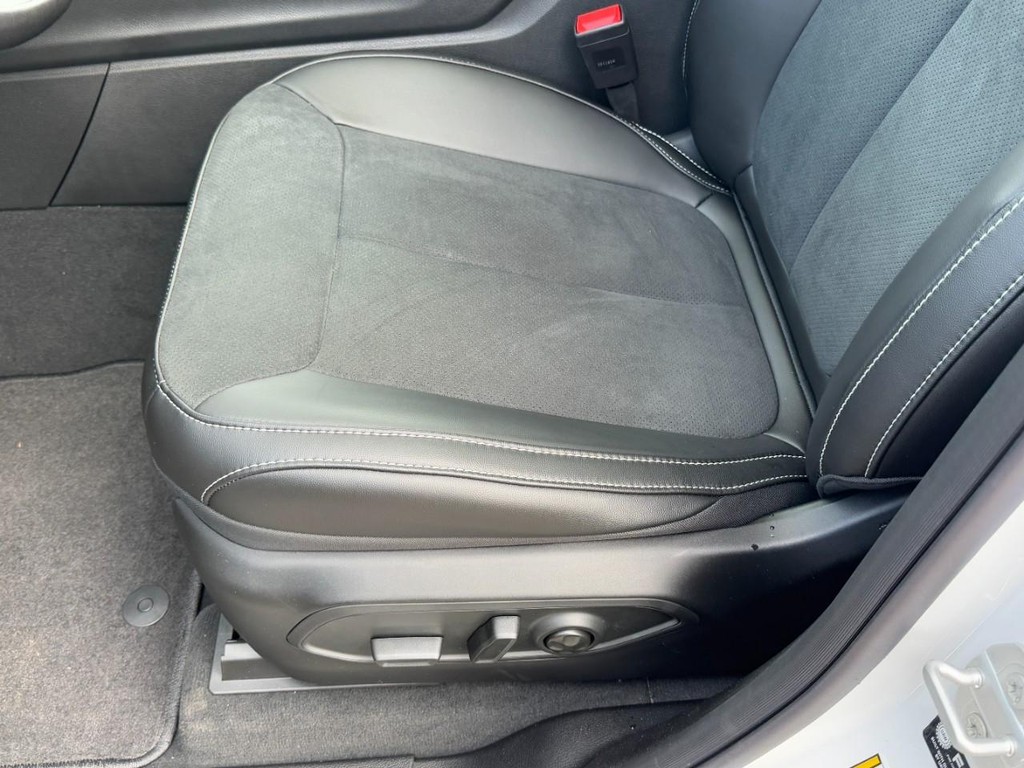 Jeep Grand Cherokee Vehicle Full-screen Gallery Image 19