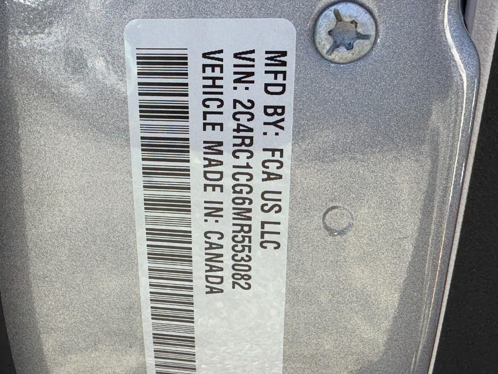 Chrysler Voyager Vehicle Full-screen Gallery Image 25