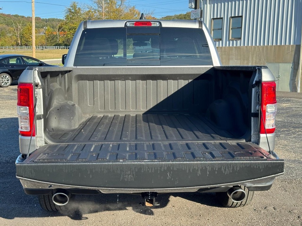 Ram 1500 Vehicle Full-screen Gallery Image 04