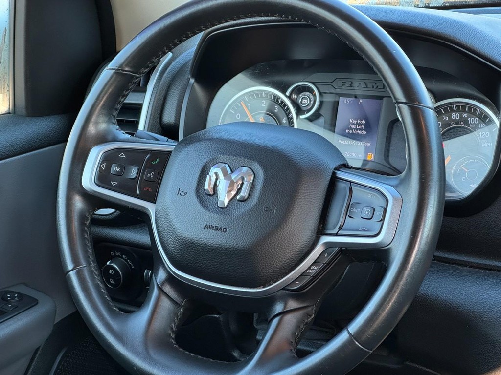 Ram 1500 Vehicle Full-screen Gallery Image 12