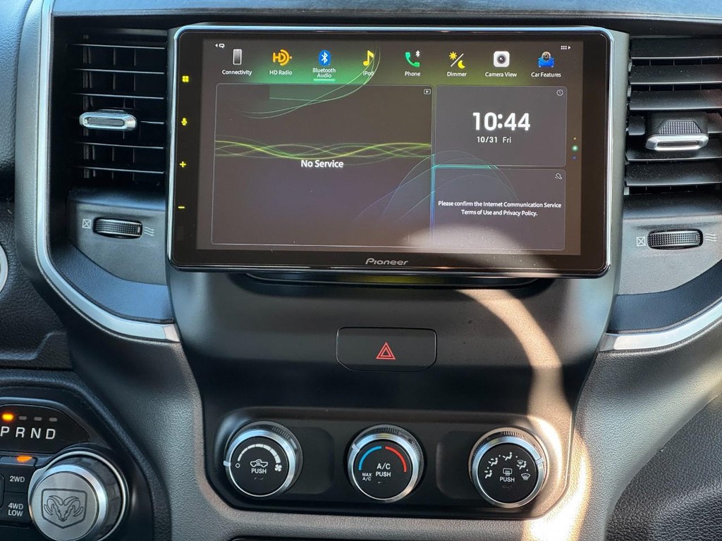 Ram 1500 Vehicle Full-screen Gallery Image 13