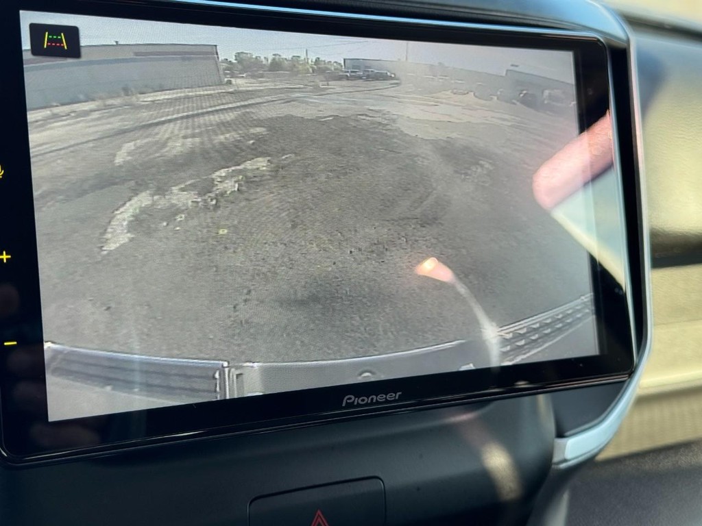 Ram 1500 Vehicle Full-screen Gallery Image 21