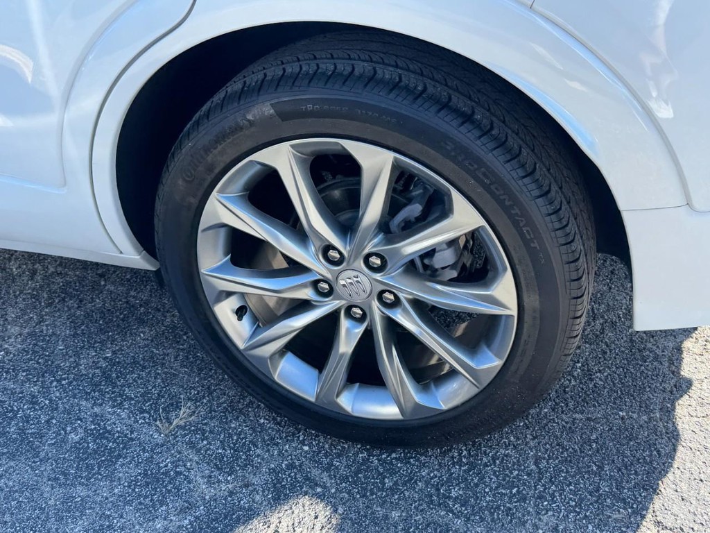 Buick Encore GX Vehicle Full-screen Gallery Image 05