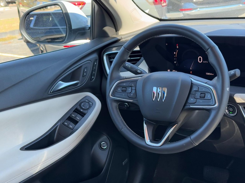 Buick Encore GX Vehicle Full-screen Gallery Image 12