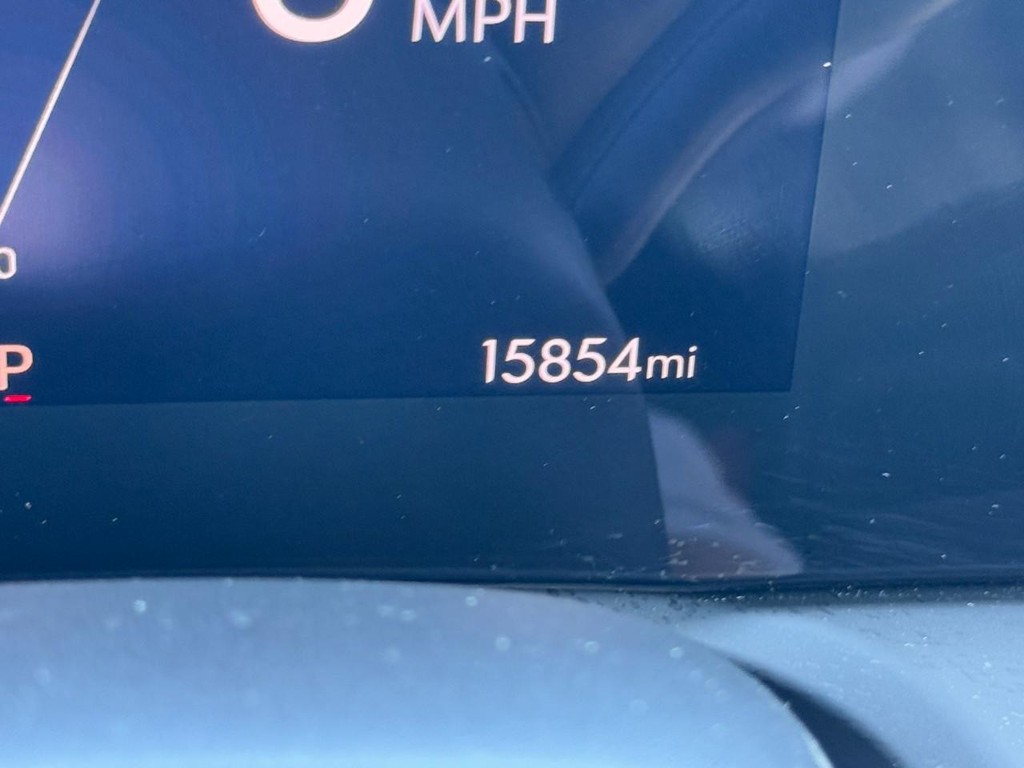 Buick Encore GX Vehicle Full-screen Gallery Image 19