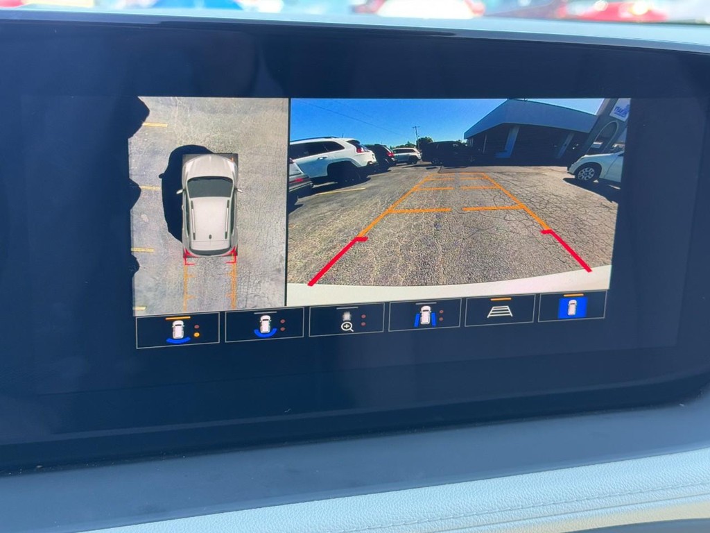 Buick Encore GX Vehicle Full-screen Gallery Image 22