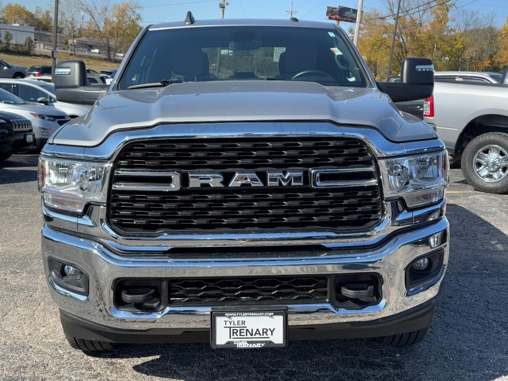 Ram 2500 Vehicle Full-screen Gallery Image 07