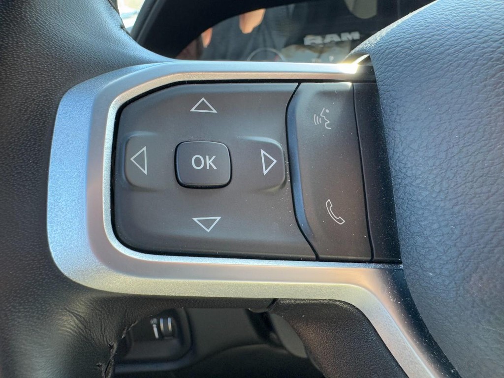 Ram 2500 Vehicle Full-screen Gallery Image 17