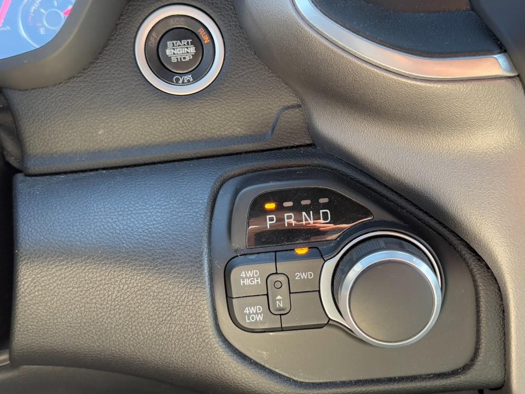 Ram 2500 Vehicle Full-screen Gallery Image 20