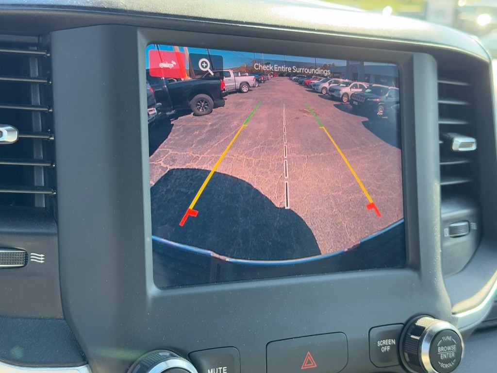 Ram 2500 Vehicle Full-screen Gallery Image 22