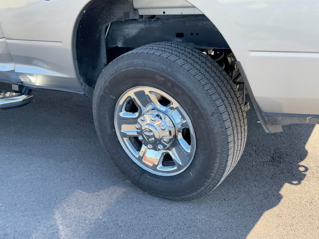 Ram 2500 Vehicle Full-screen Gallery Image 05