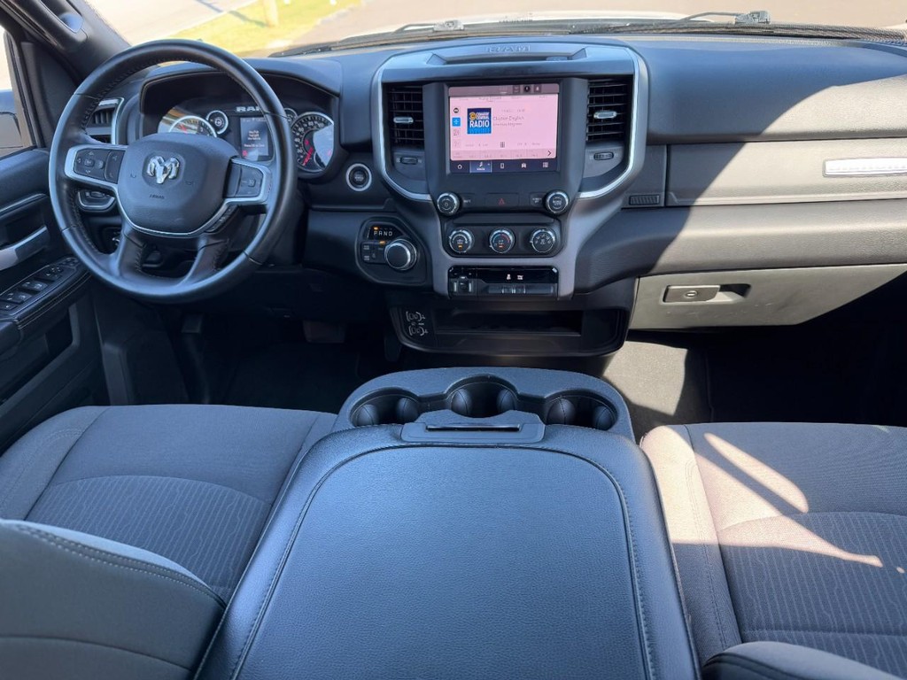 Ram 2500 Vehicle Full-screen Gallery Image 11