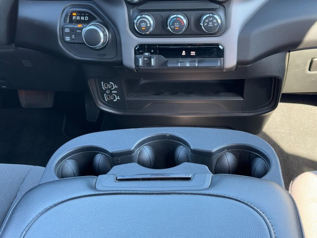 Ram 2500 Vehicle Full-screen Gallery Image 14