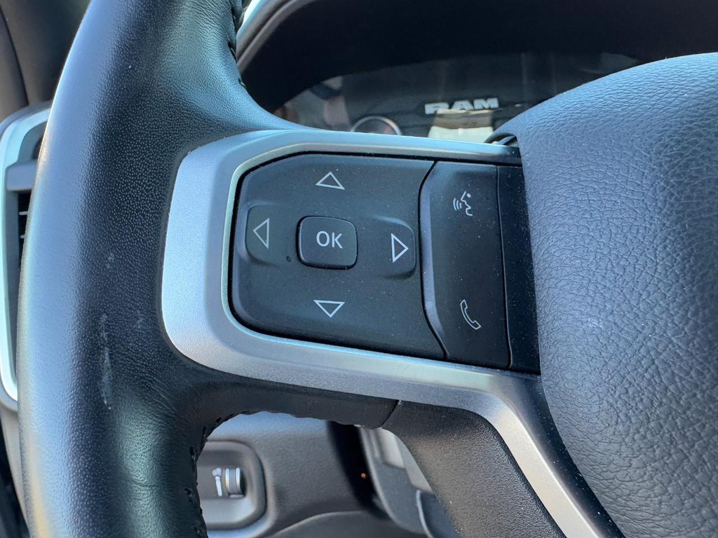 Ram 2500 Vehicle Full-screen Gallery Image 16