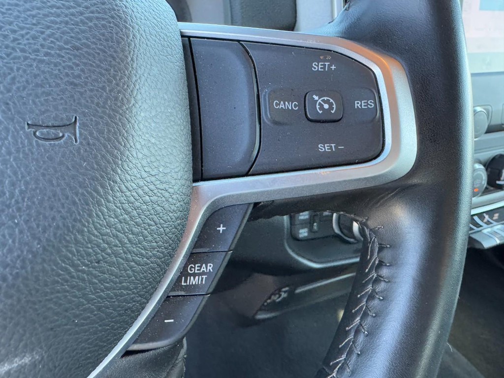 Ram 2500 Vehicle Full-screen Gallery Image 17