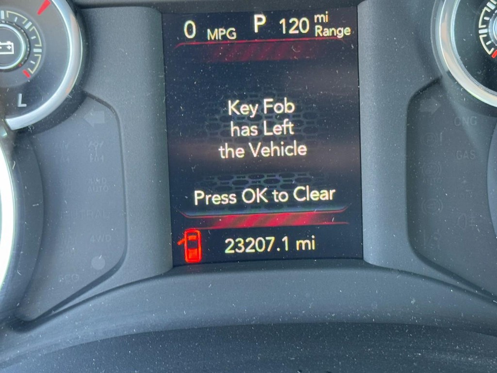 Ram 2500 Vehicle Full-screen Gallery Image 18