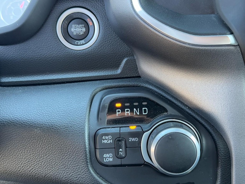 Ram 2500 Vehicle Full-screen Gallery Image 19