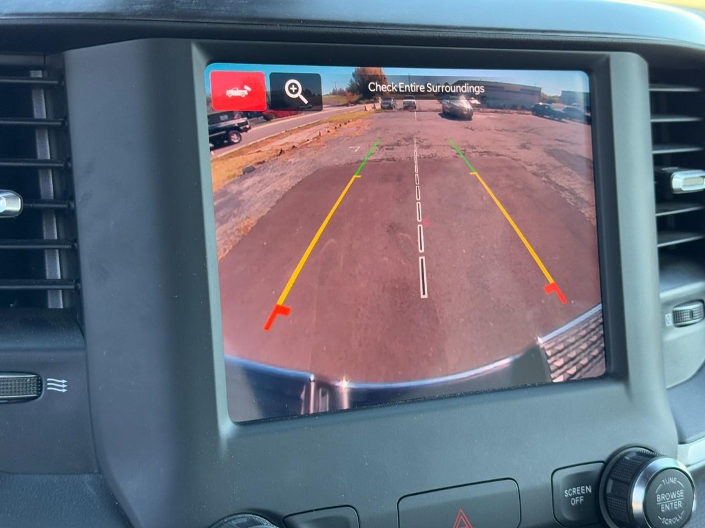 Ram 2500 Vehicle Full-screen Gallery Image 21