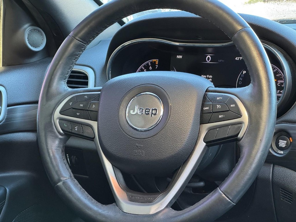 Jeep Grand Cherokee Vehicle Full-screen Gallery Image 12