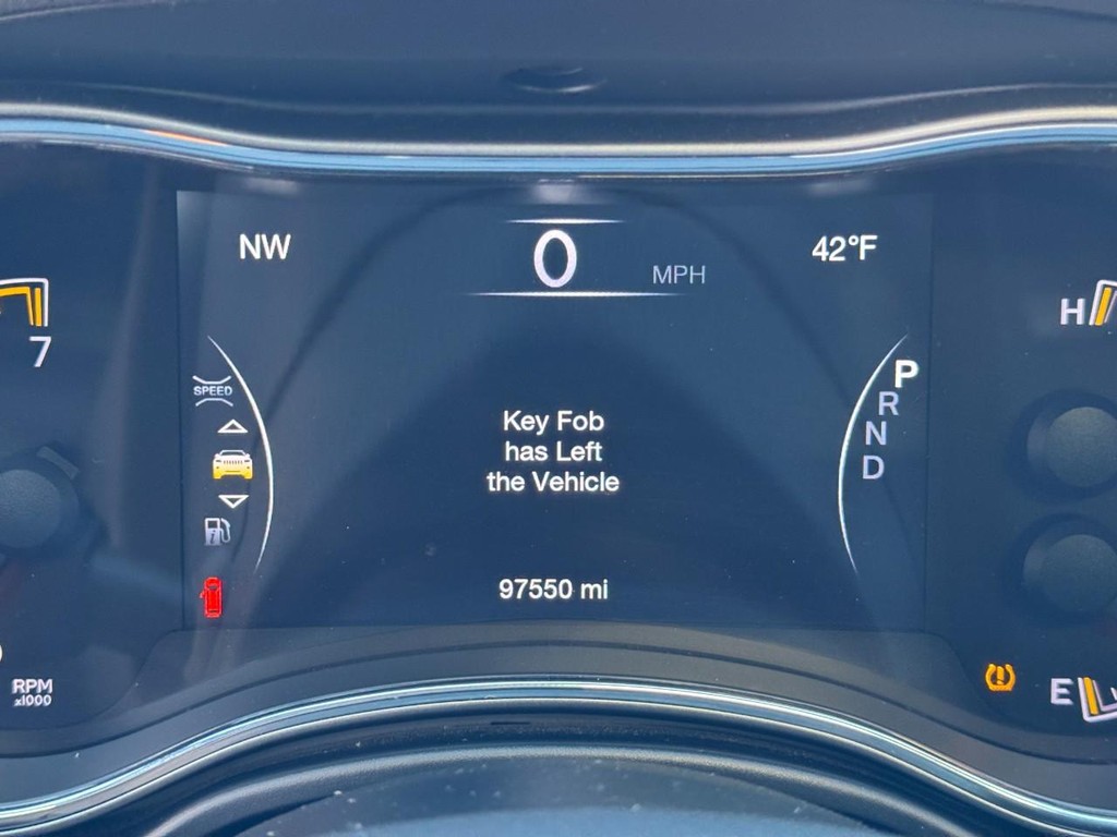 Jeep Grand Cherokee Vehicle Full-screen Gallery Image 20