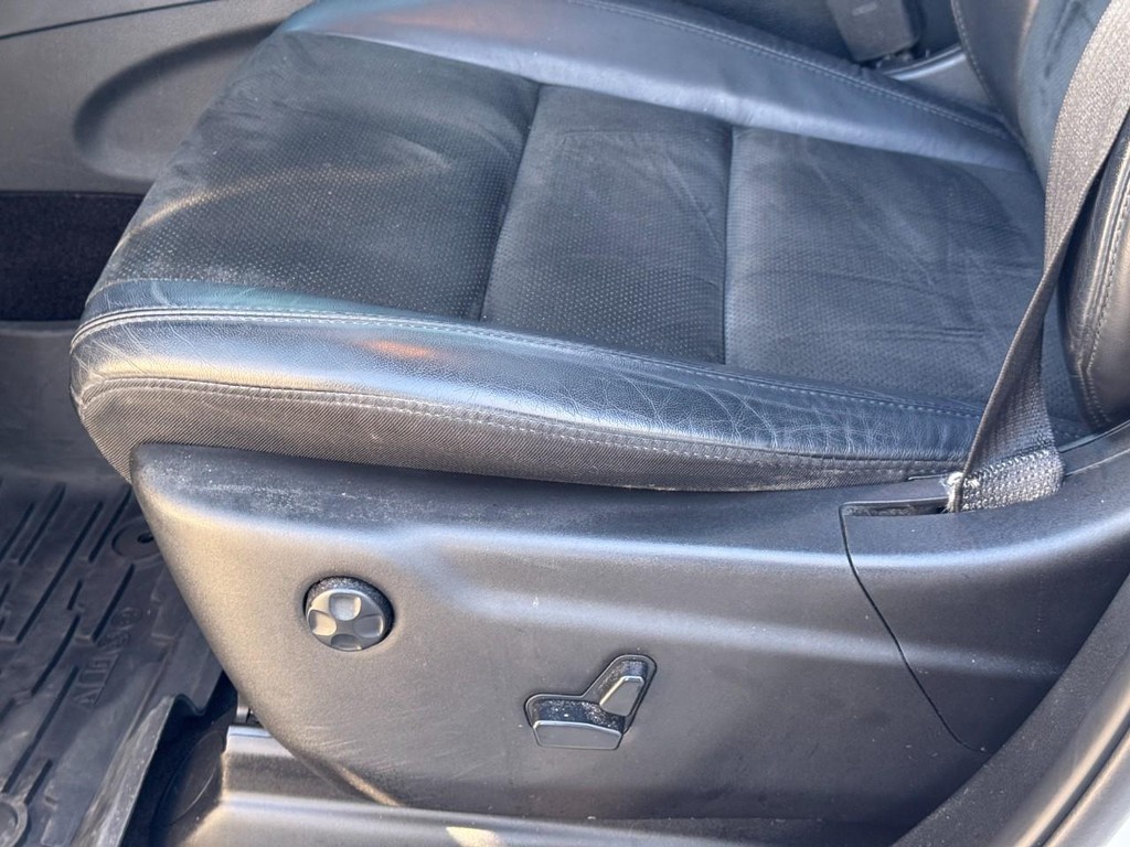 Jeep Grand Cherokee Vehicle Full-screen Gallery Image 25