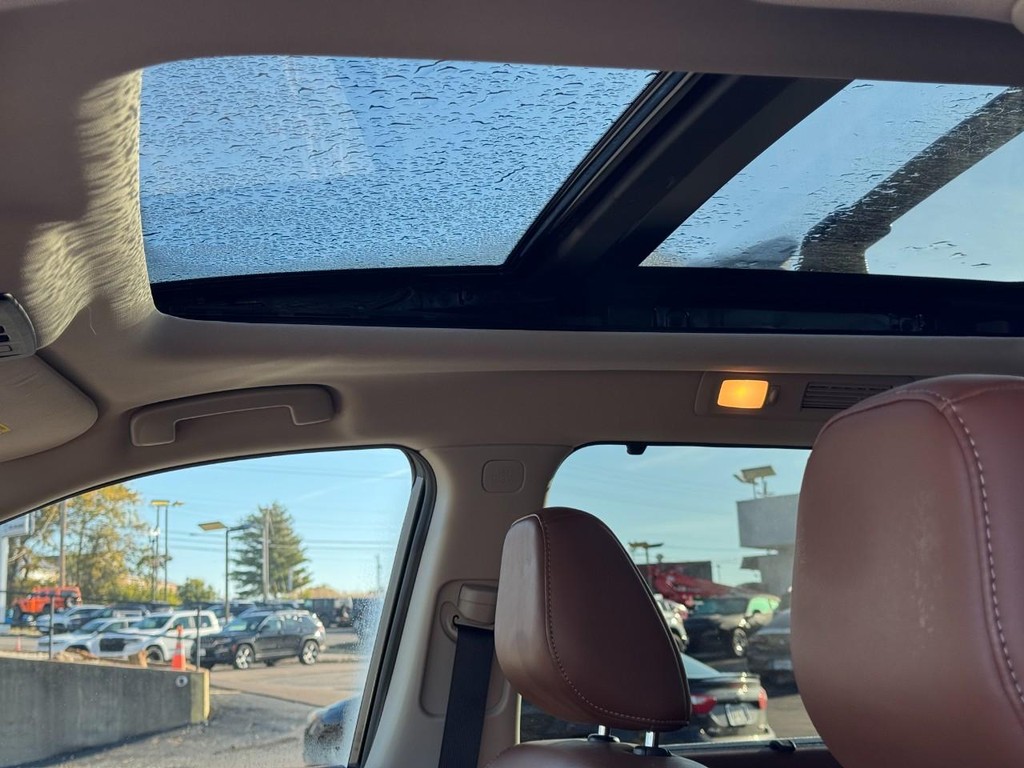 Nissan Pathfinder Vehicle Full-screen Gallery Image 28