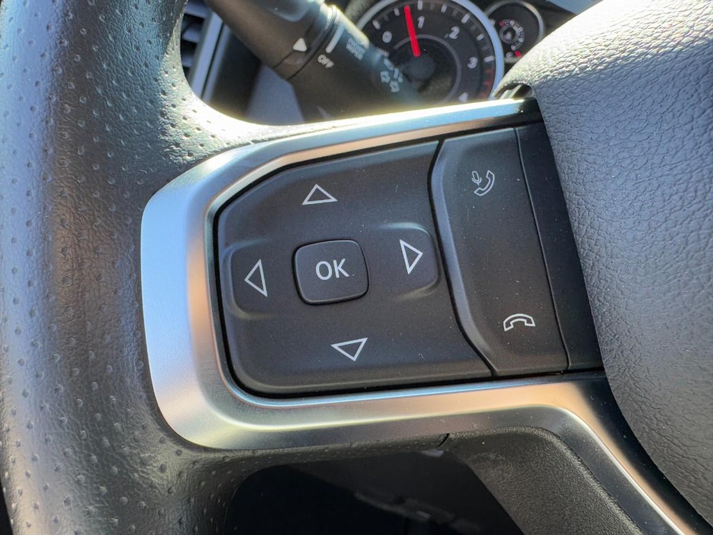 Ram 3500 Vehicle Full-screen Gallery Image 10