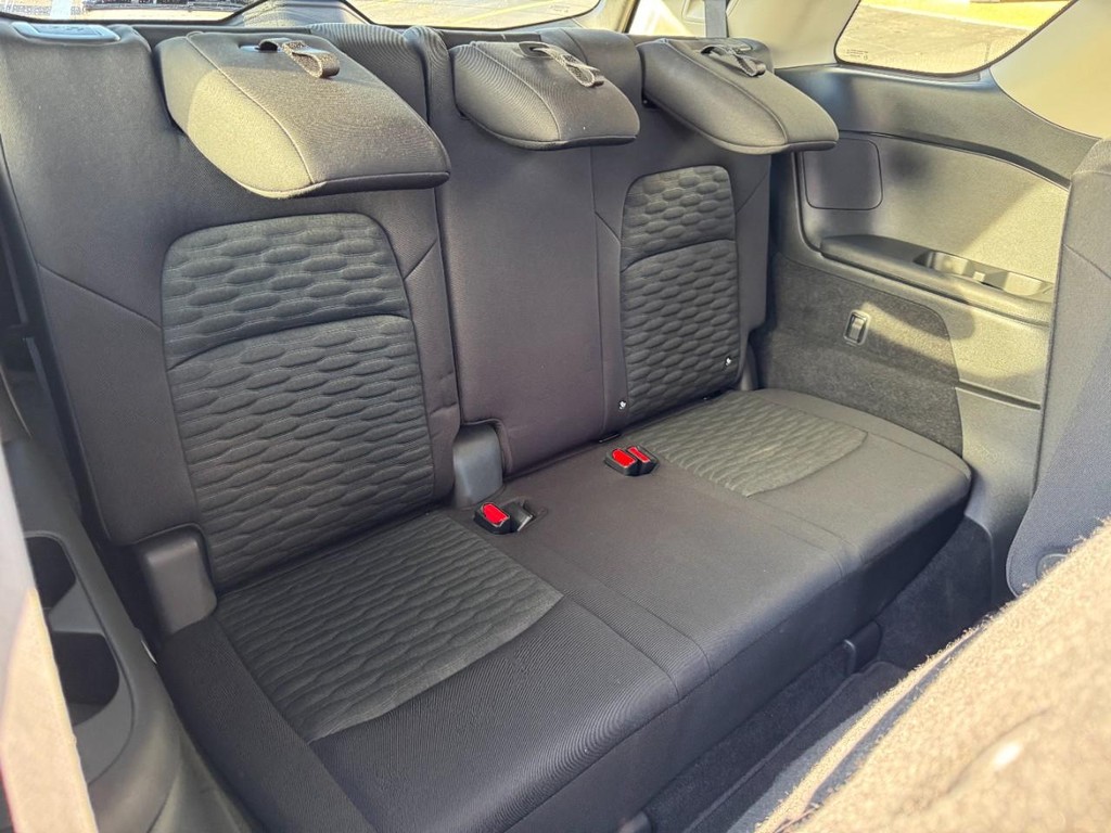 Nissan Pathfinder Vehicle Full-screen Gallery Image 10