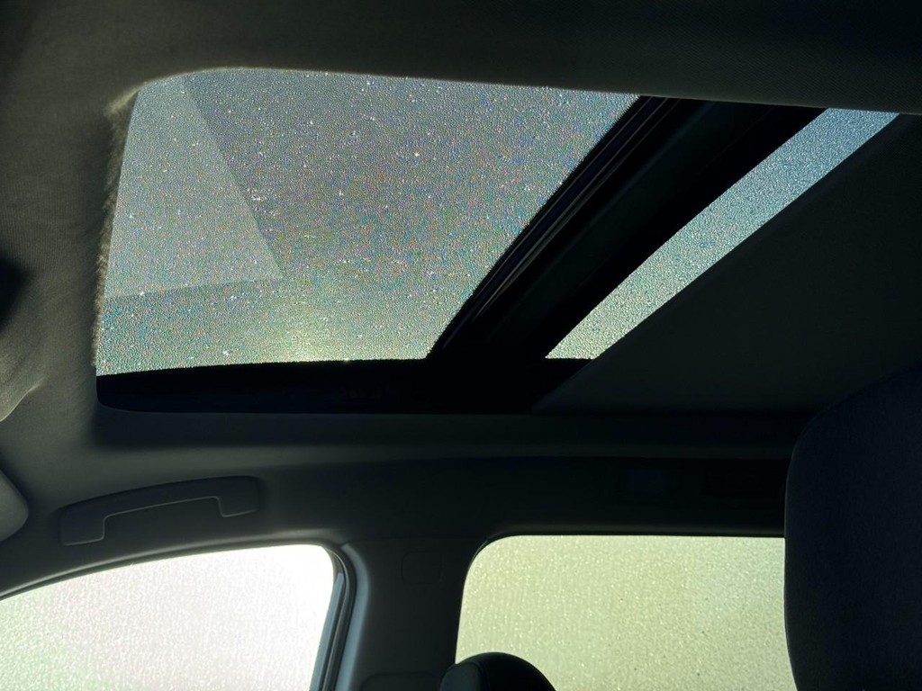 Nissan Pathfinder Vehicle Full-screen Gallery Image 26