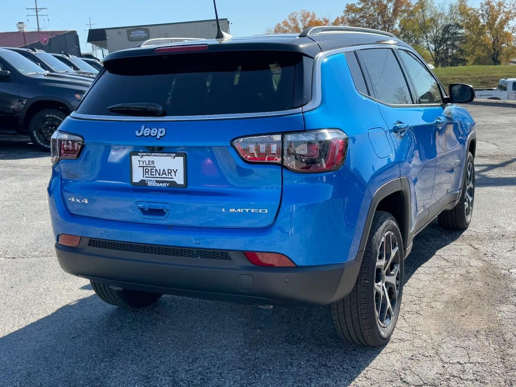 Jeep Compass Vehicle Full-screen Gallery Image 03